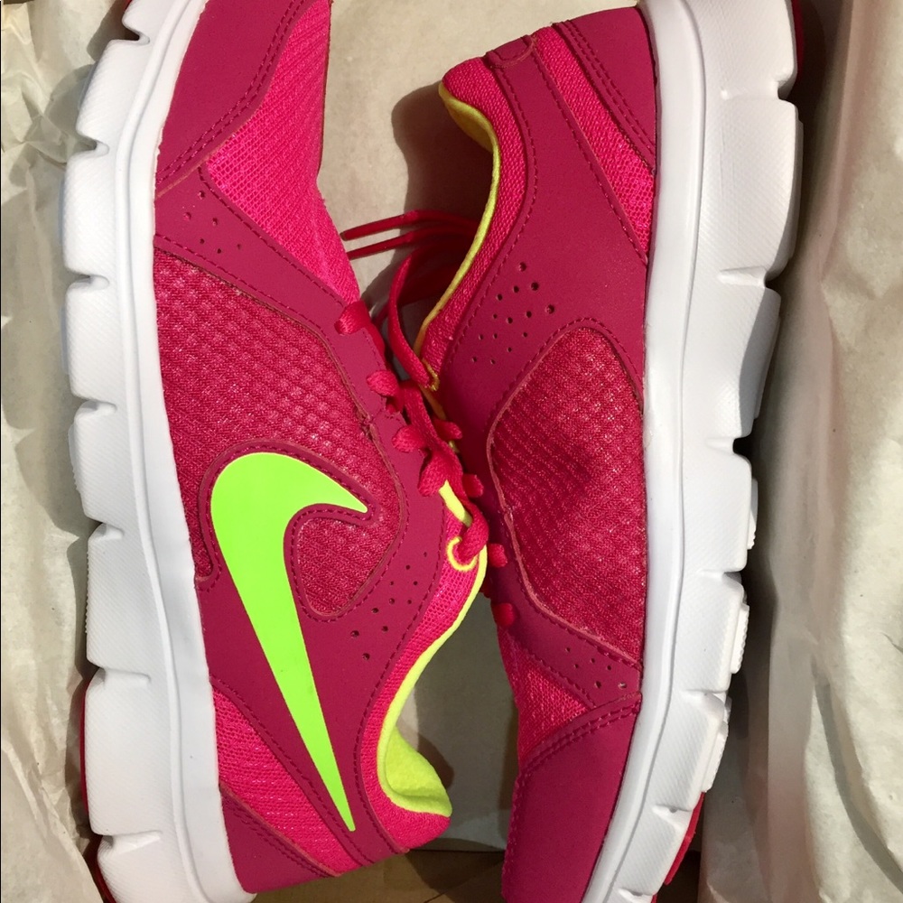 🛑🛑Today only!!❤️🌸🌼New Nike size 3Y